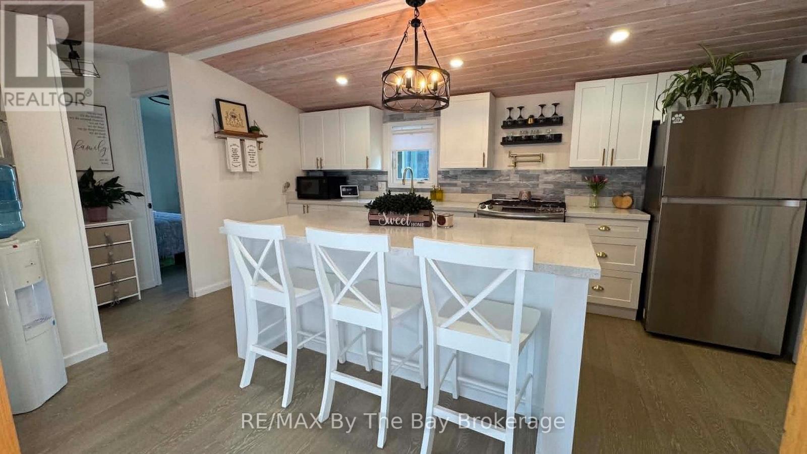 420 - 225 Platten Boulevard, Scugog, ON - Indoor