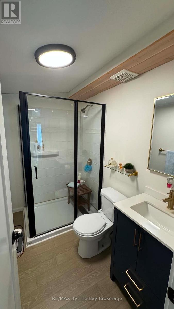 420 - 225 Platten Boulevard, Scugog, ON - Indoor Photo Showing Bathroom