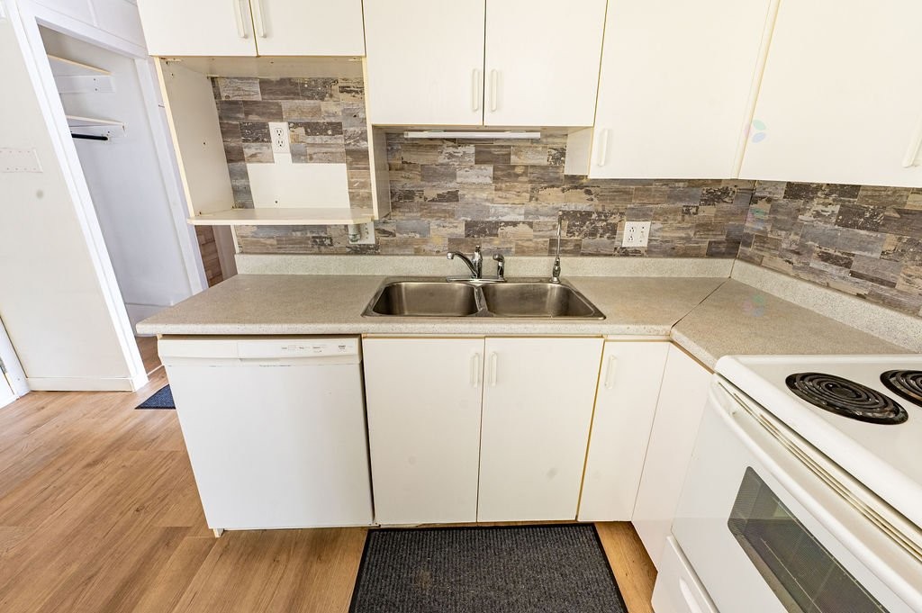 Cuisine - 8 Ch. Alder, La Pêche, QC - Indoor Photo Showing Kitchen With Double Sink