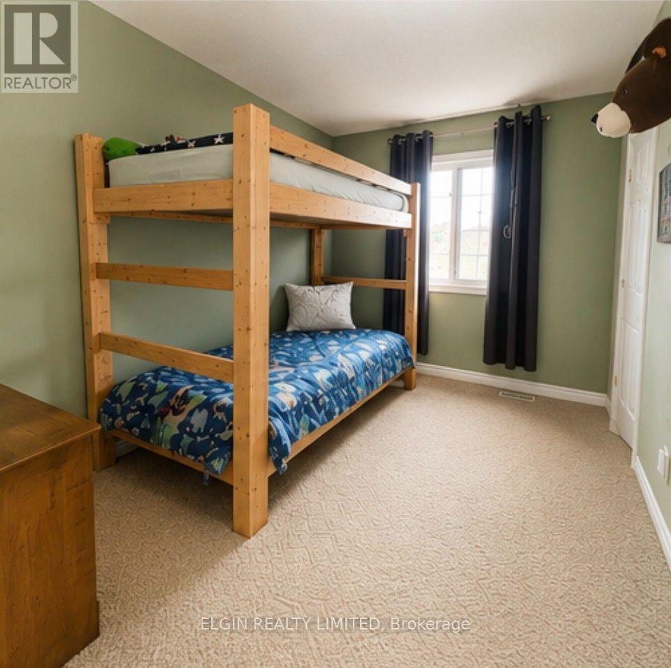 42022 Mcbain Line, Central Elgin, ON - Indoor Photo Showing Bedroom
