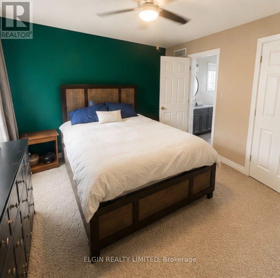 42022 Mcbain Line, Central Elgin, ON - Indoor Photo Showing Bedroom