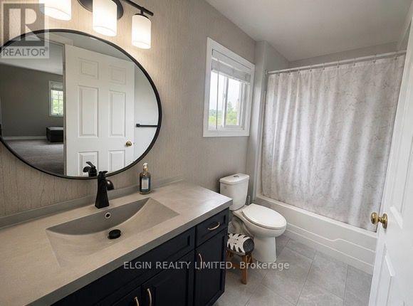 42022 Mcbain Line, Central Elgin, ON - Indoor Photo Showing Bathroom