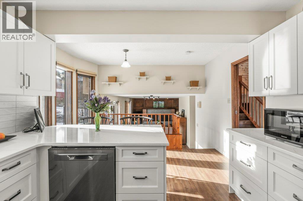 11410 Tassie Drive, Coldstream, BC - Indoor Photo Showing Kitchen