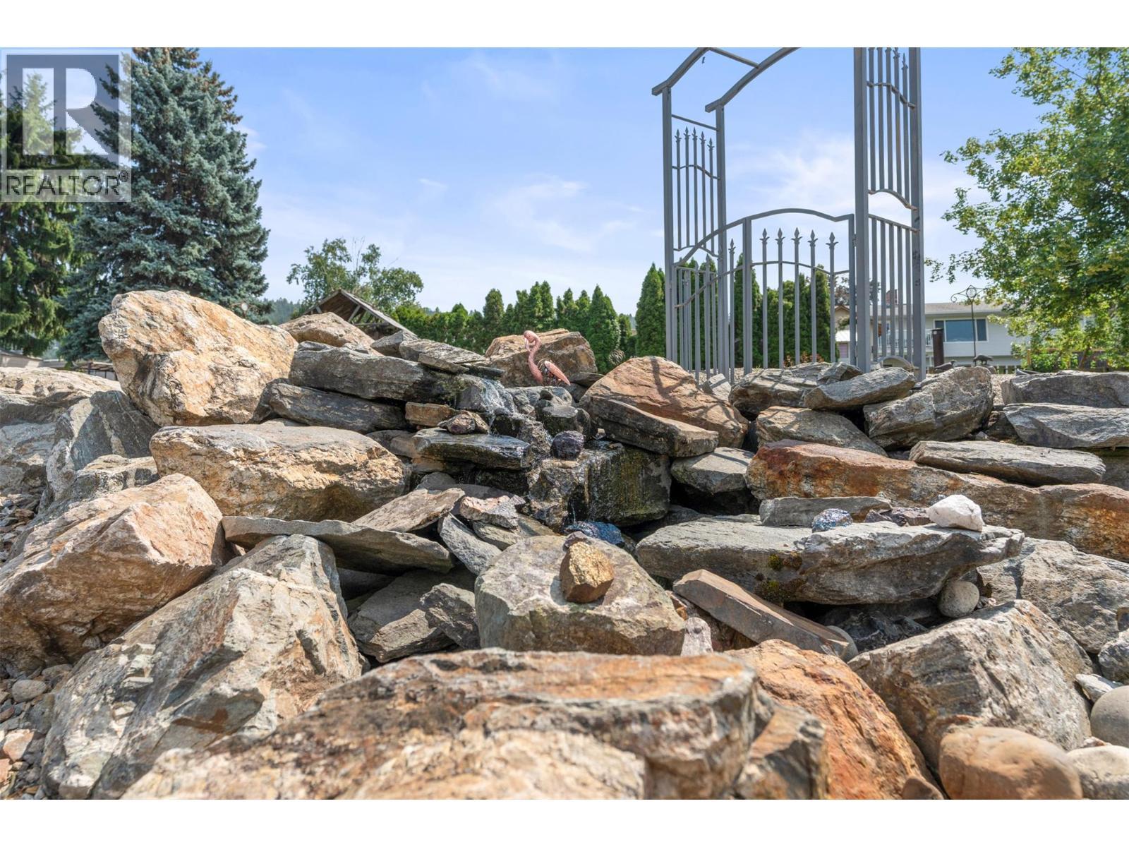 11410 Tassie Drive, Coldstream, BC - Outdoor