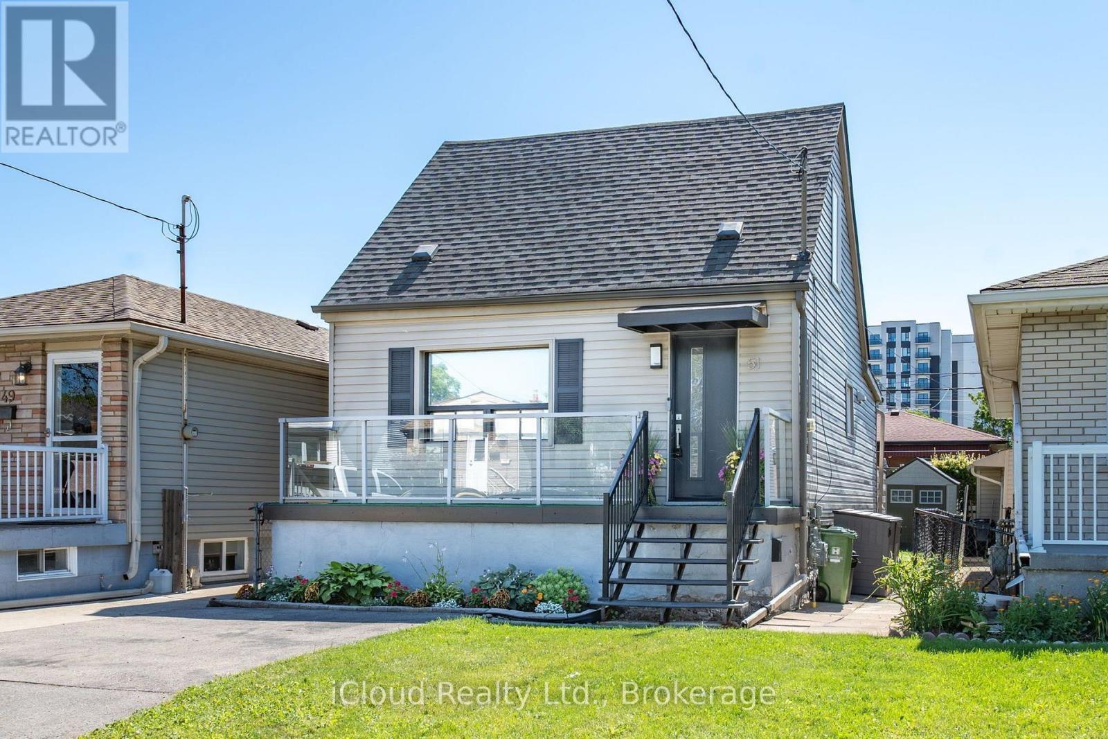 51 Delena Avenue, Hamilton, ON - Outdoor