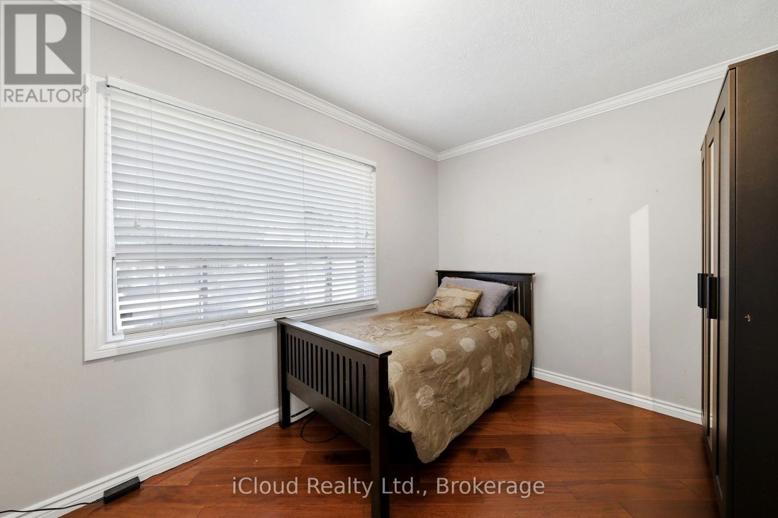 51 Delena Avenue, Hamilton, ON - Indoor Photo Showing Bedroom