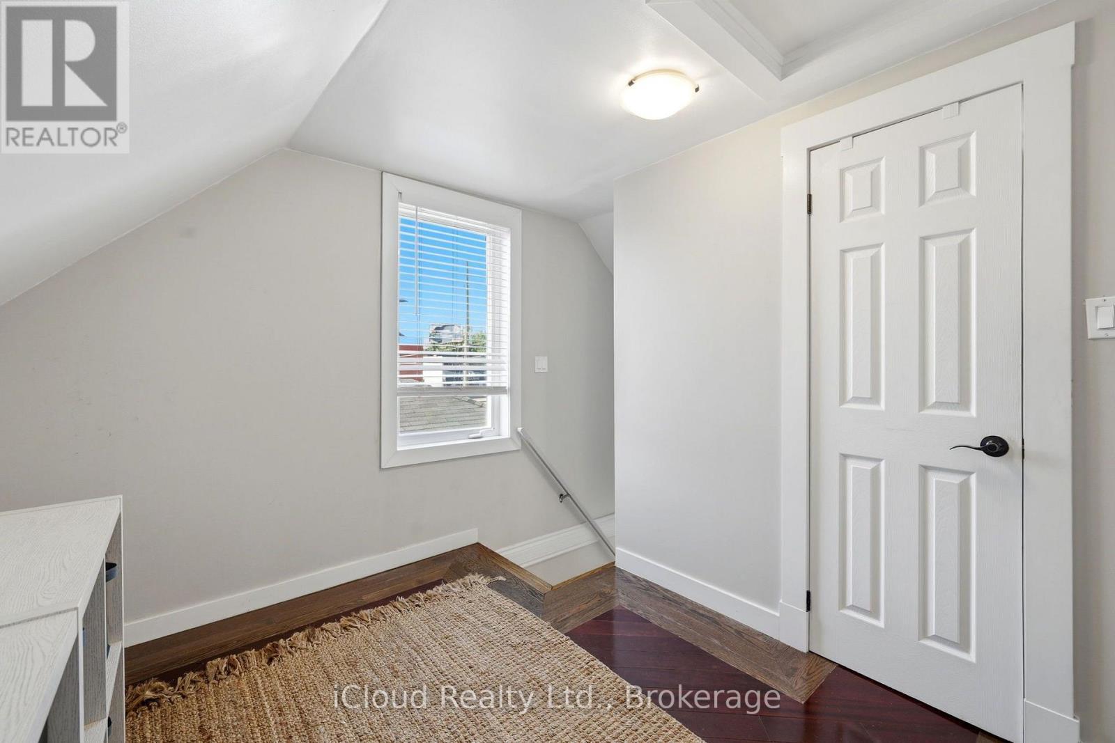 51 Delena Avenue, Hamilton, ON - Indoor Photo Showing Other Room