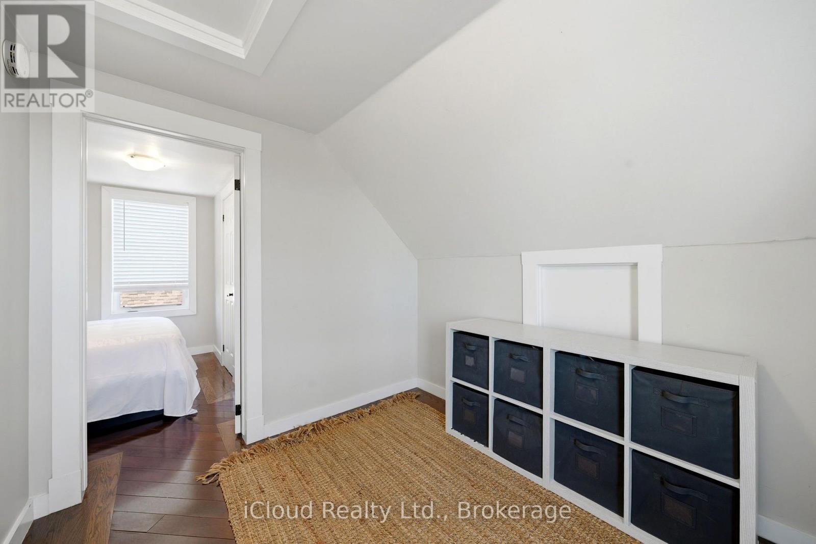 51 Delena Avenue, Hamilton, ON - Indoor