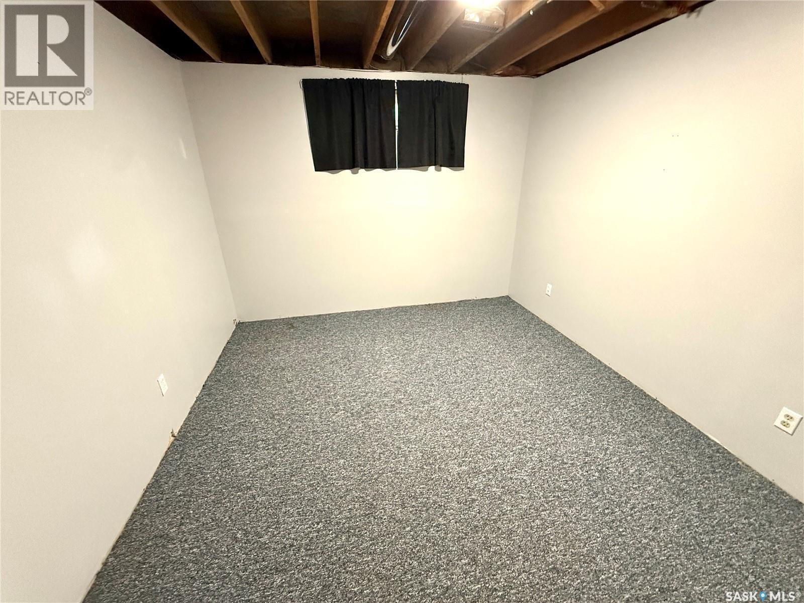 9026 Mitchell Avenue, North Battleford, SK - Indoor