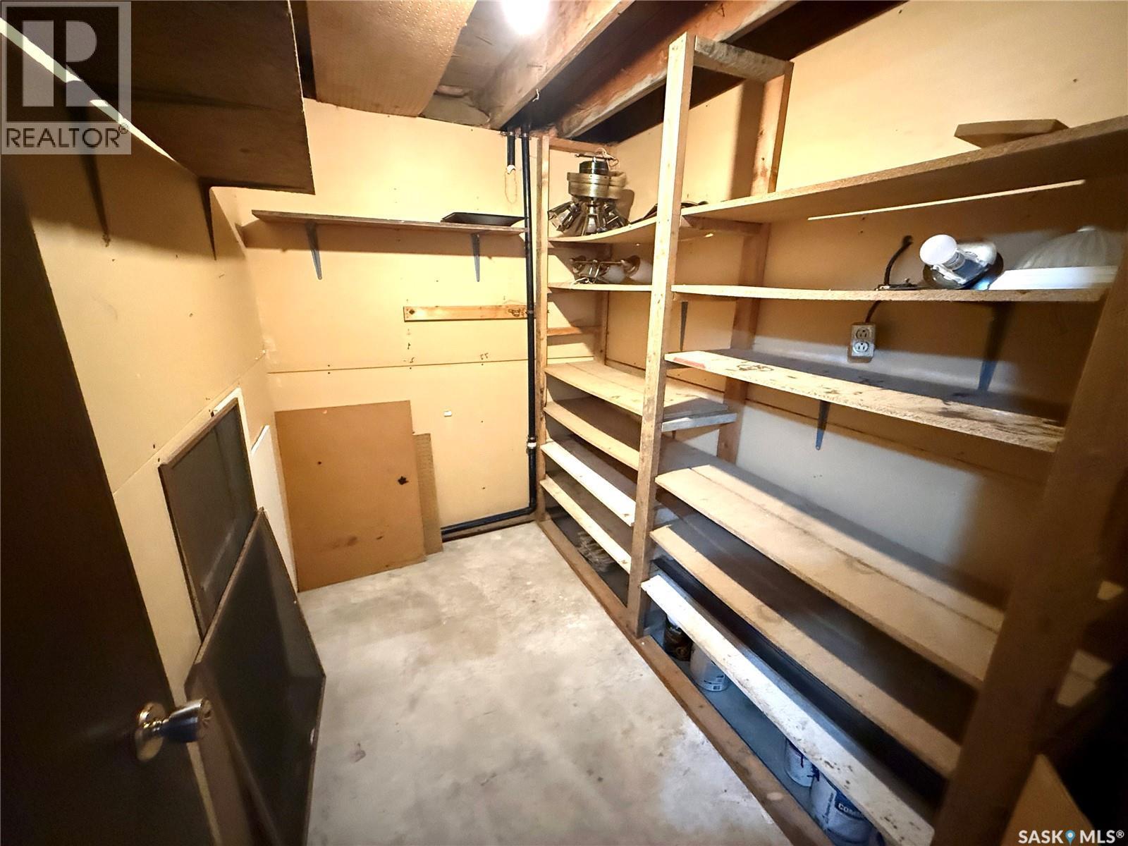 9026 Mitchell Avenue, North Battleford, SK - Indoor Photo Showing Other Room