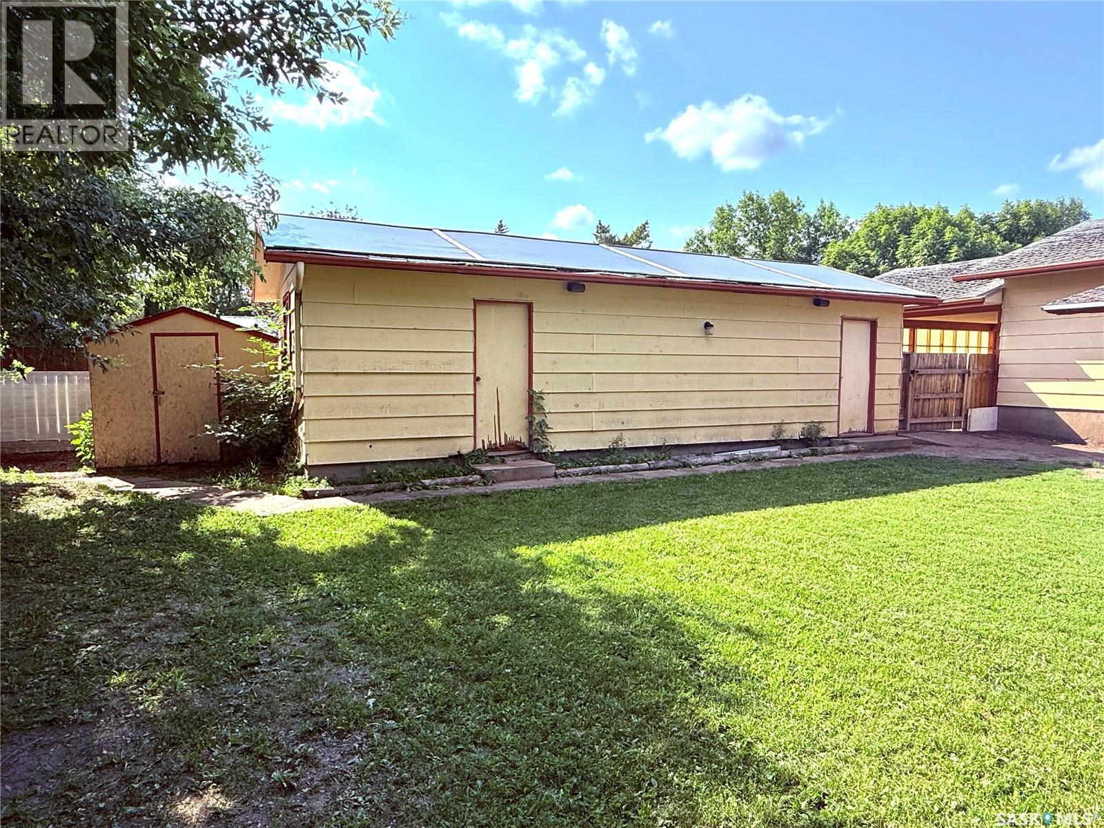 9026 Mitchell Avenue, North Battleford, SK - Outdoor
