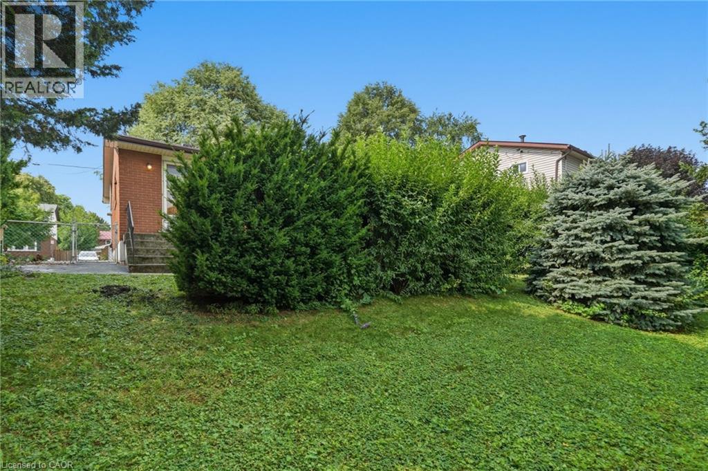 6 Caprice Court, Hamilton, ON - Outdoor