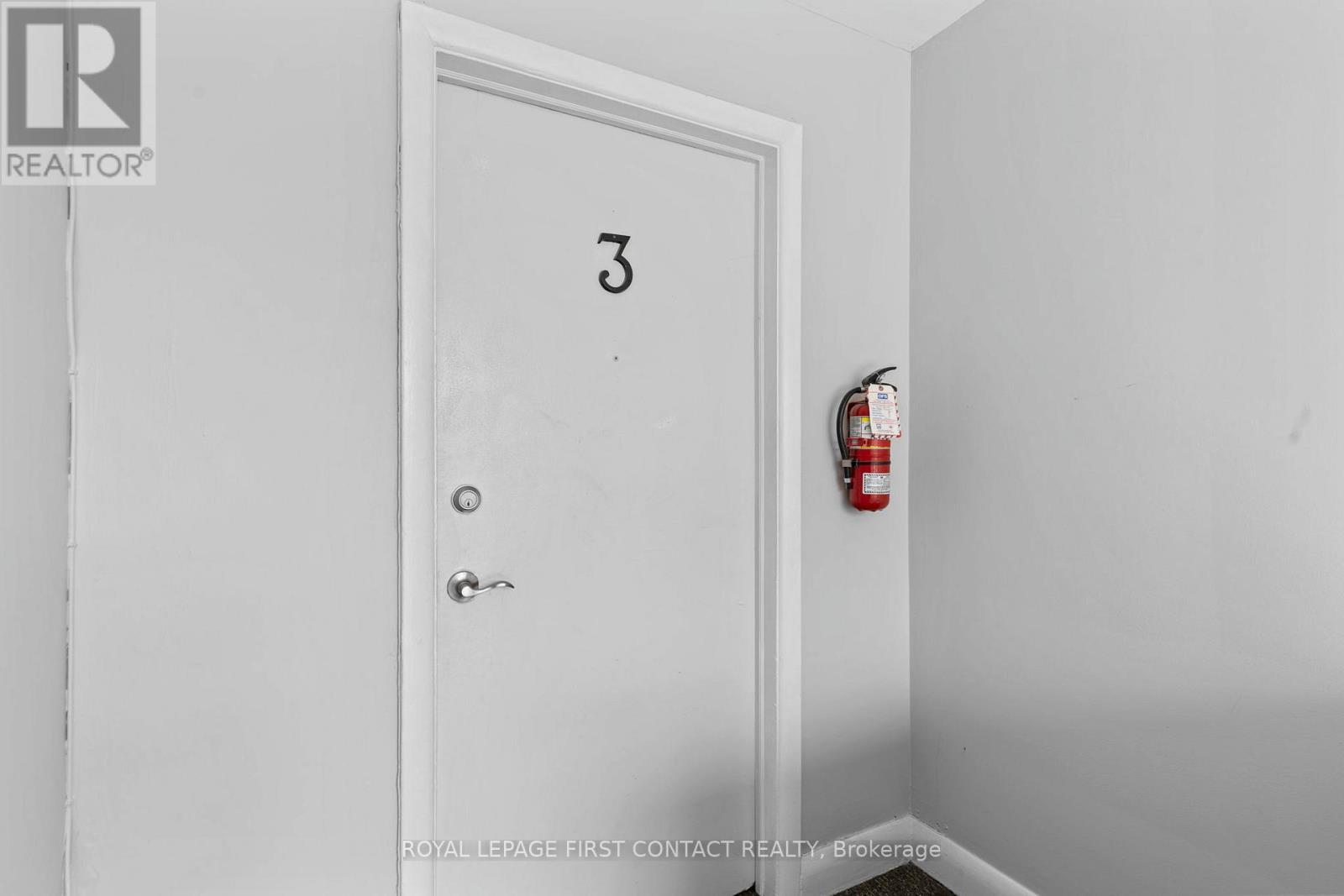 Vacant Apartment - 2nd Level - 2 Bedroom - 134 Napier Street, Barrie, ON - Indoor Photo Showing Other Room