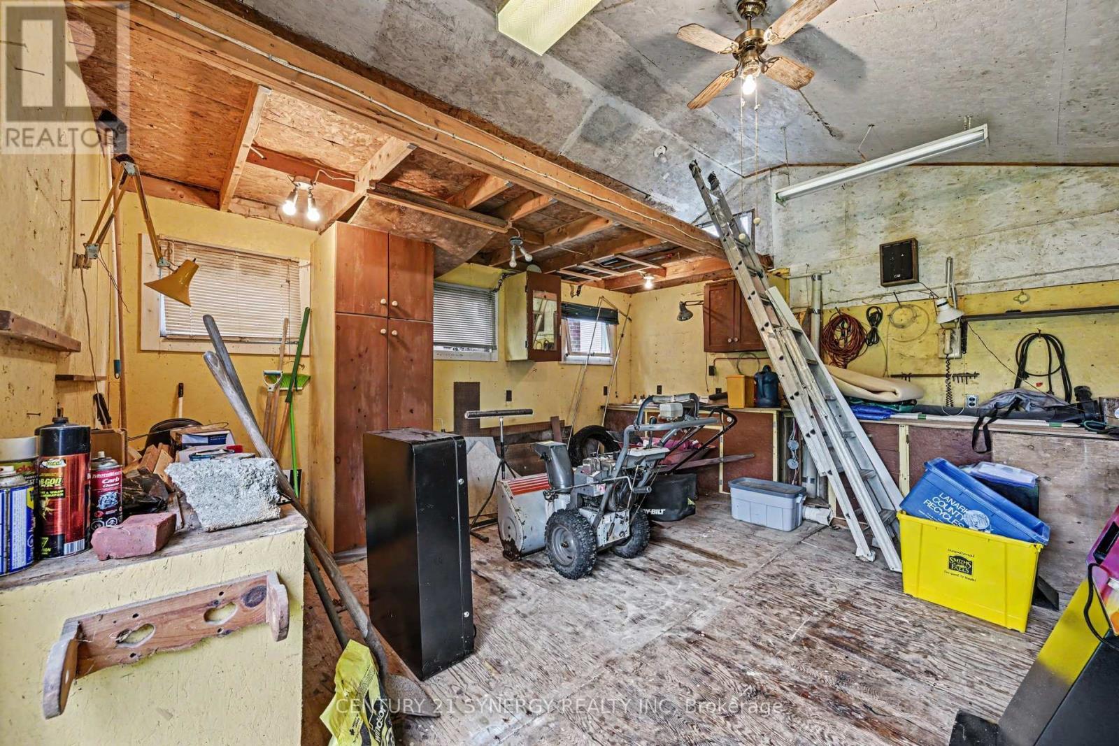 Interior view of workshop - 5 Queen Street, Smiths Falls, ON - Indoor
