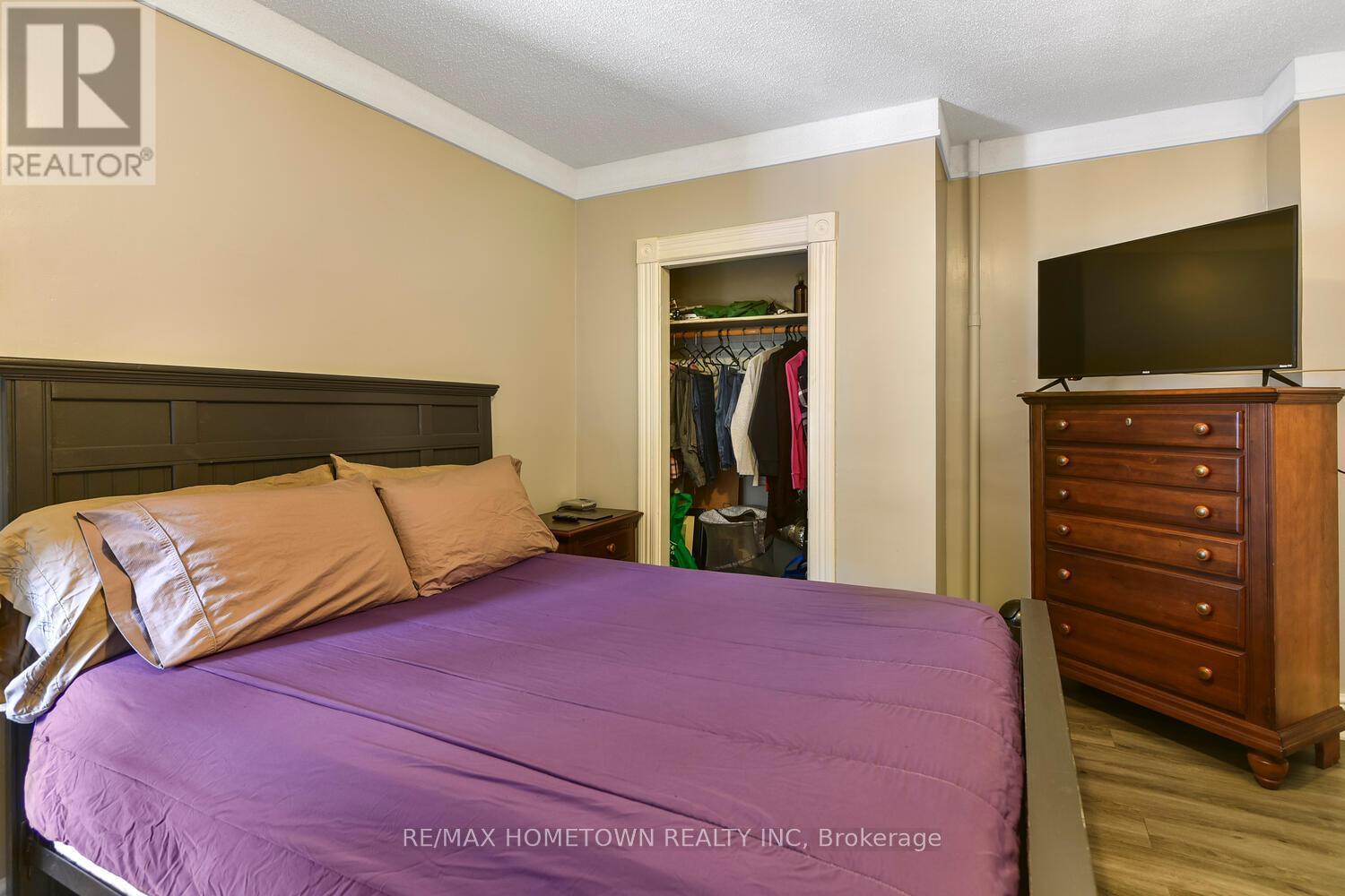 64 King Street E, Brockville, ON - Indoor Photo Showing Bedroom