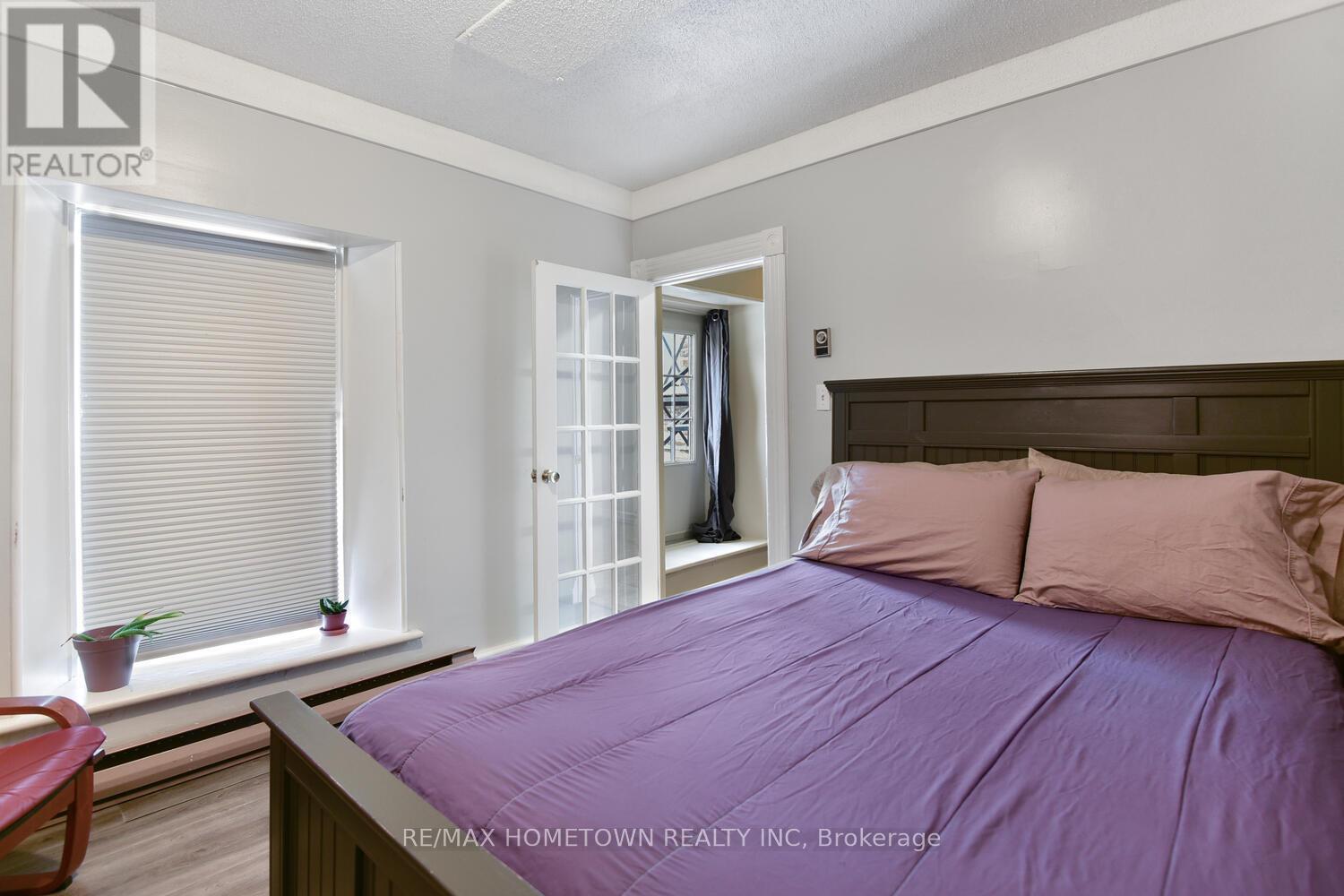 64 King Street E, Brockville, ON - Indoor Photo Showing Bedroom