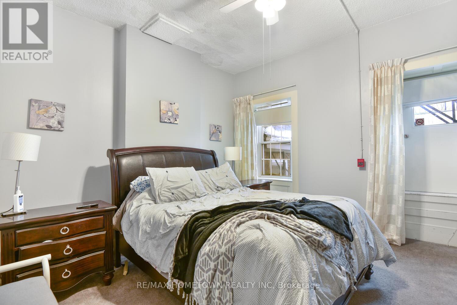 64 King Street E, Brockville, ON - Indoor Photo Showing Bedroom