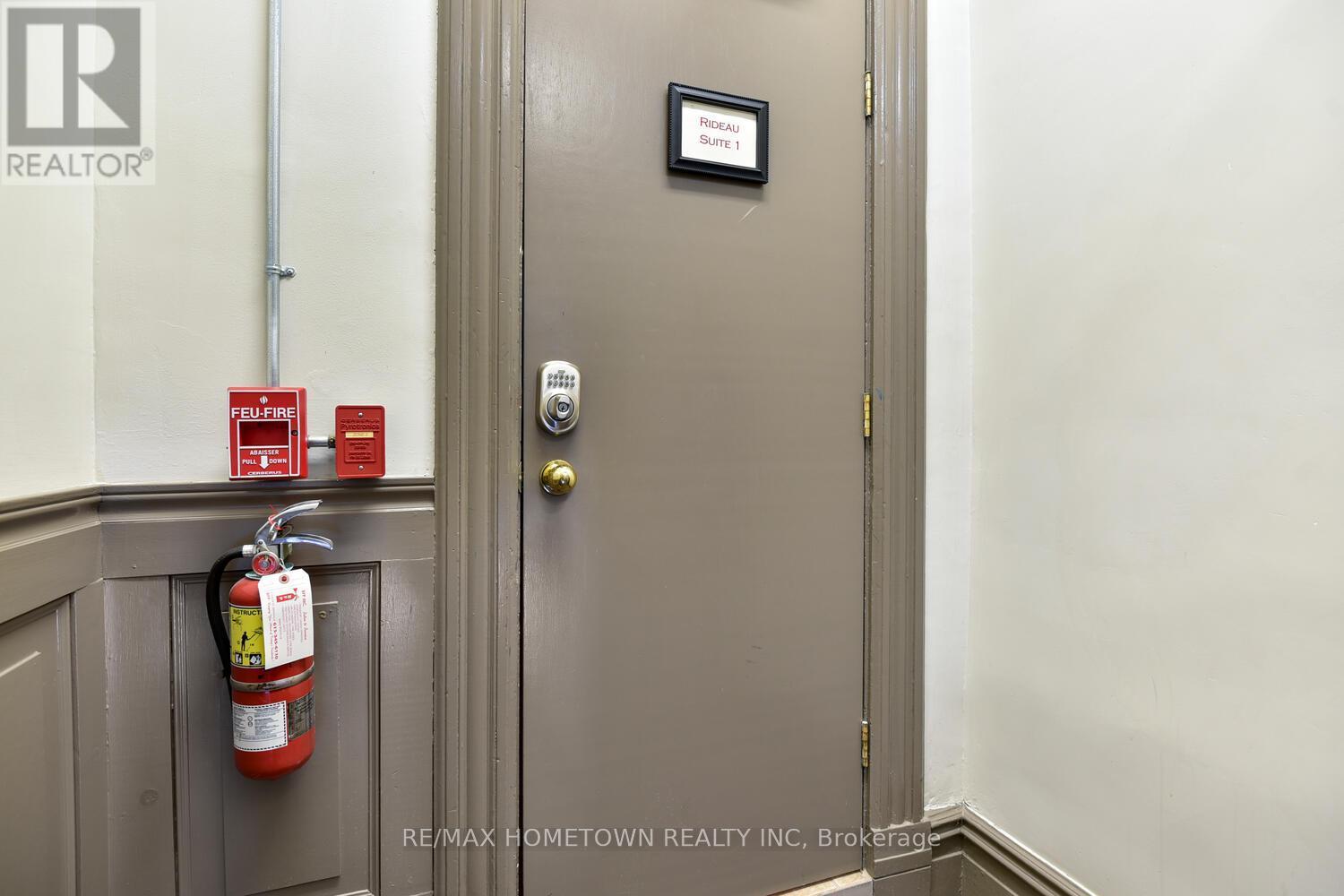 64 King Street E, Brockville, ON - Indoor