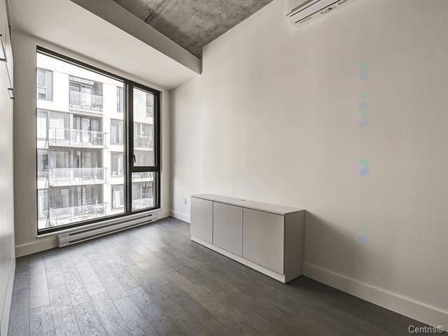 Salon - 622-1550 Rue Des Bassins, Montréal (Le Sud-Ouest), QC - Indoor Photo Showing Other Room