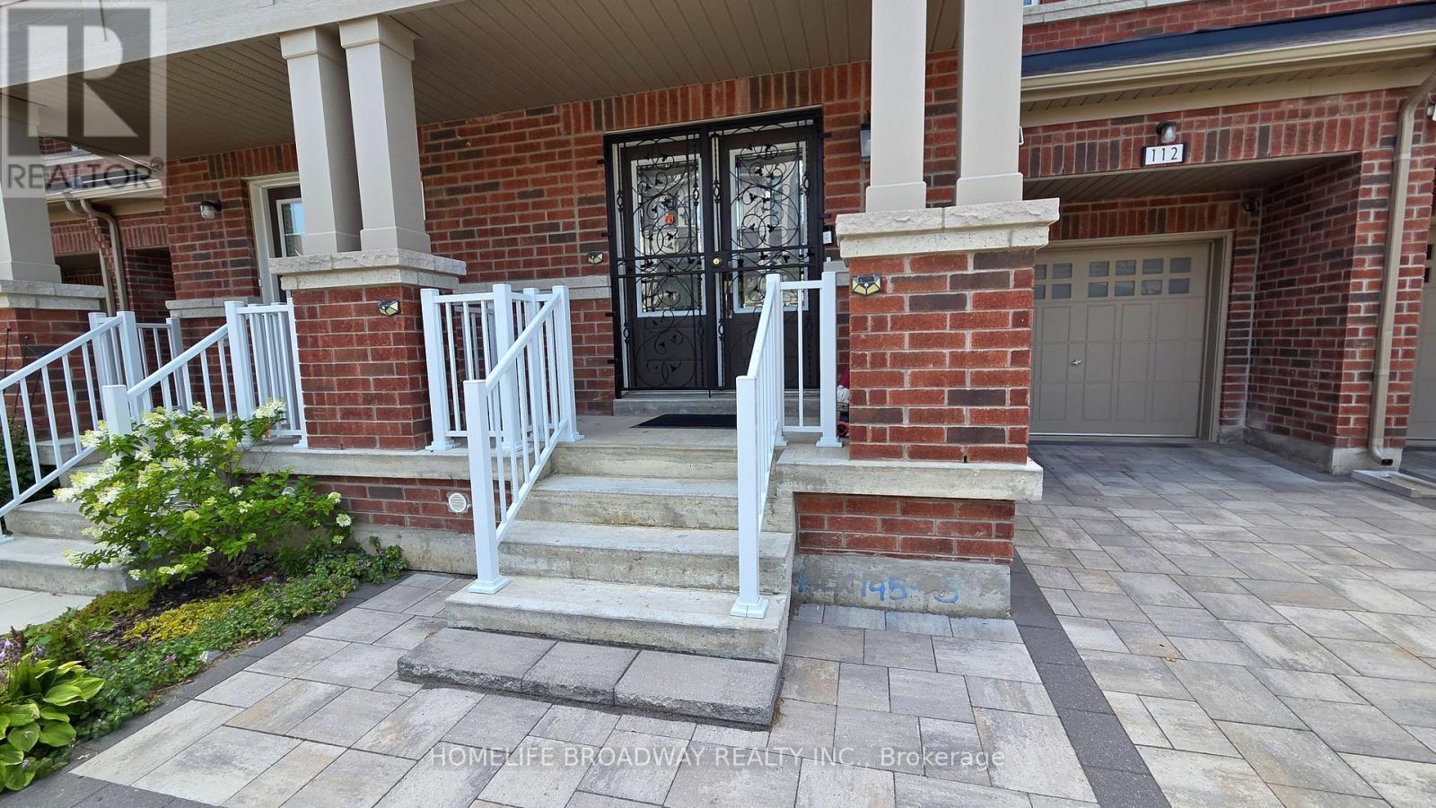 112 Ness Drive, Richmond Hill, ON - Outdoor