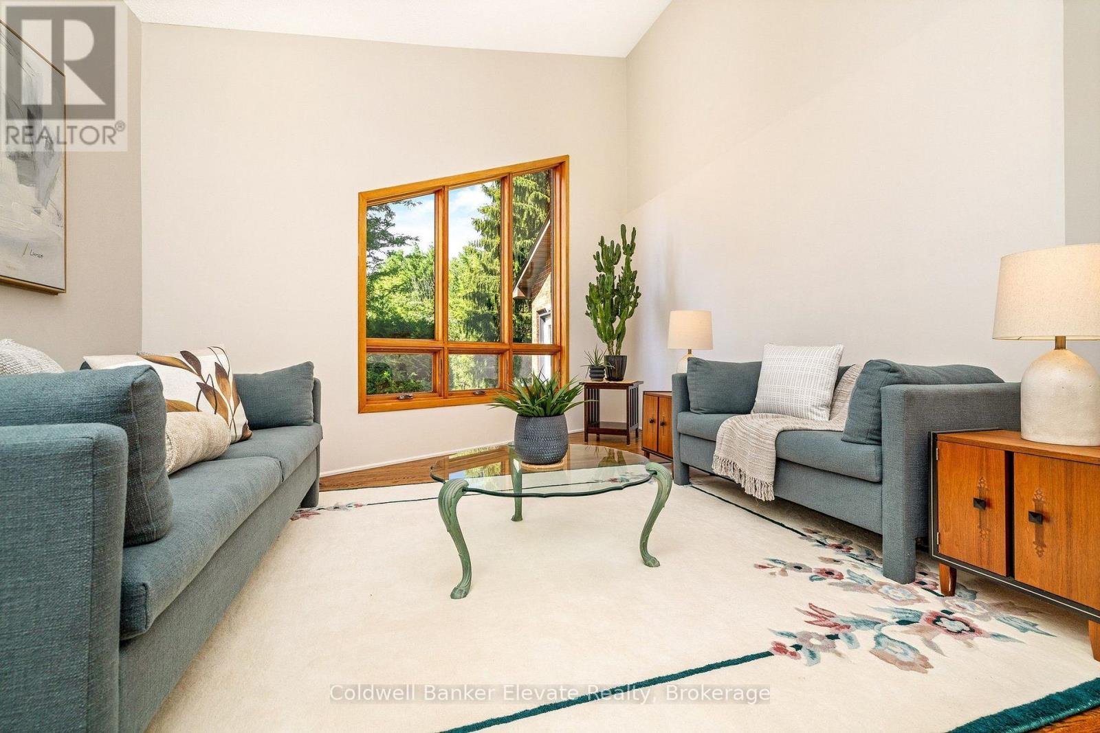 5126 Ninth Line, Erin, ON - Indoor Photo Showing Living Room