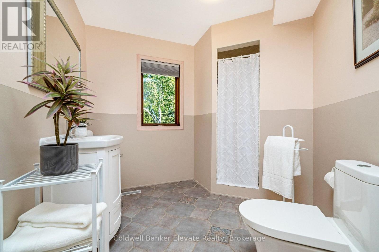 5126 Ninth Line, Erin, ON - Indoor Photo Showing Bathroom