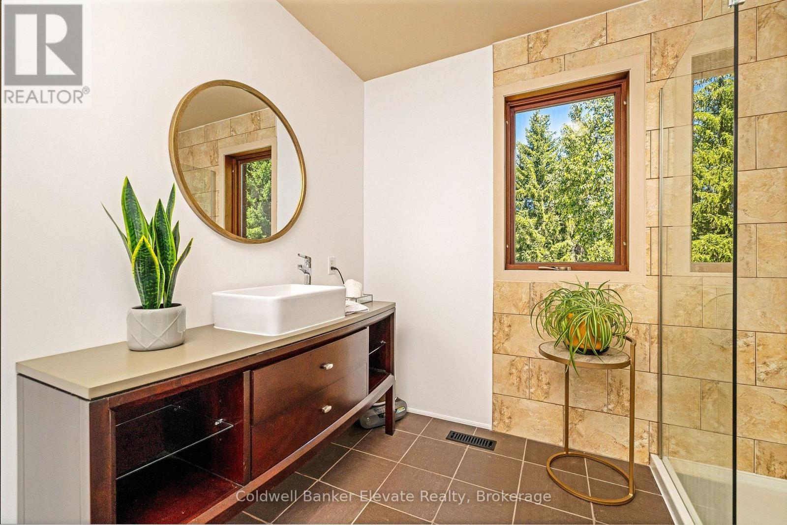 5126 Ninth Line, Erin, ON - Indoor Photo Showing Bathroom
