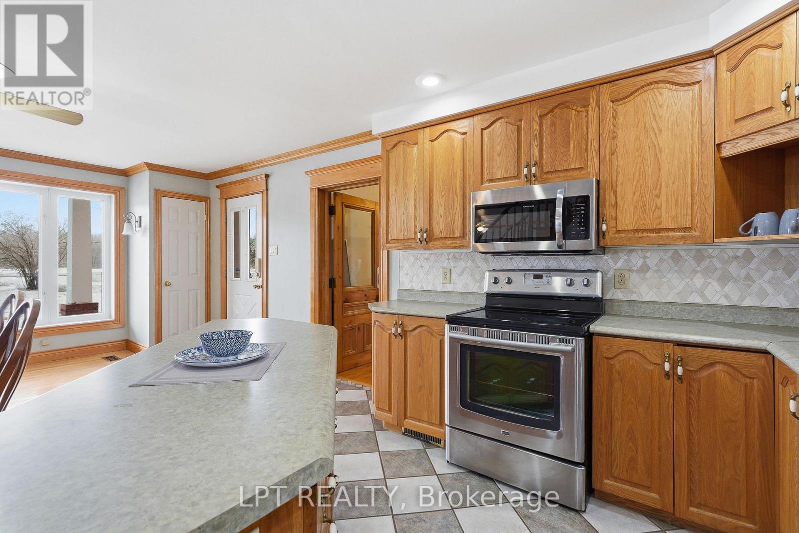 6671 County Road 10 Road, The Nation, ON - Indoor Photo Showing Kitchen