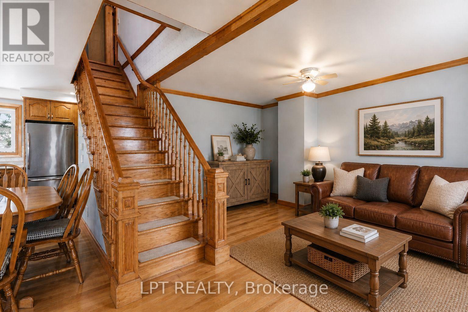 6671 County Road 10 Road, The Nation, ON - Indoor Photo Showing Living Room