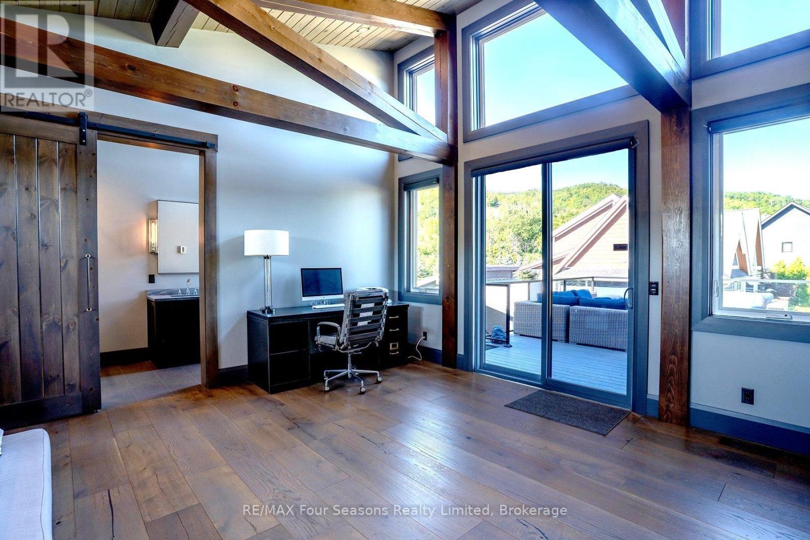 WORK STATION IN PRIMARY W/WALKOUT - 116 Arnot Crescent, Blue Mountains, ON - Indoor Photo Showing Office
