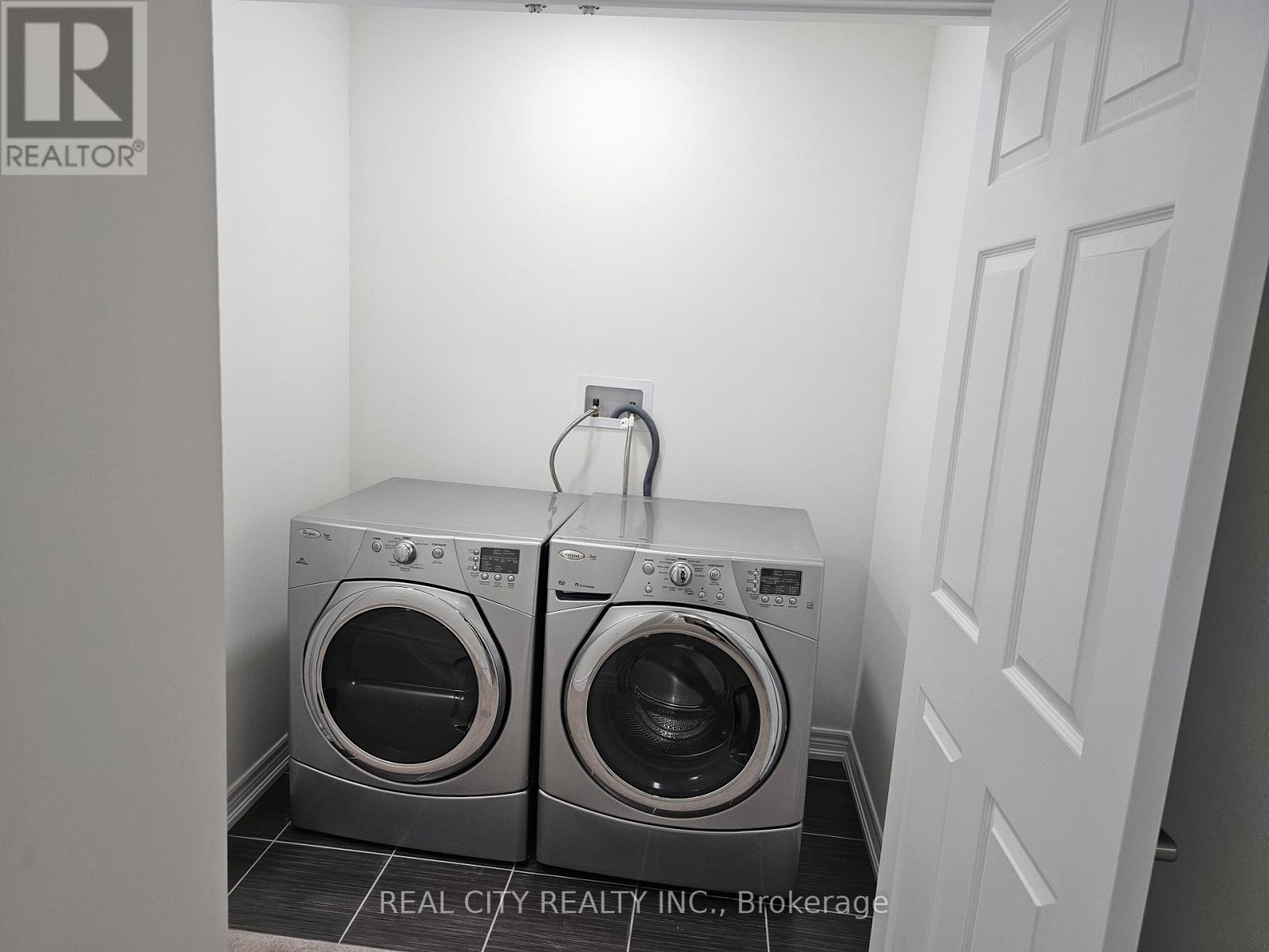 2873 Whites Road, Pickering, ON - Indoor Photo Showing Laundry Room