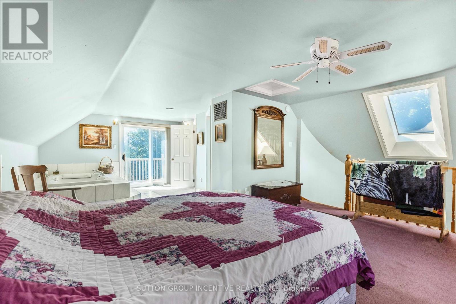 149 Blake Street, Barrie, ON - Indoor Photo Showing Bedroom