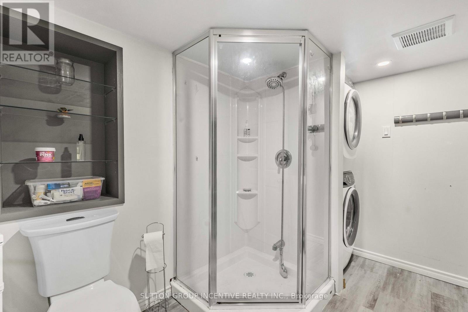 149 Blake Street, Barrie, ON - Indoor Photo Showing Bathroom