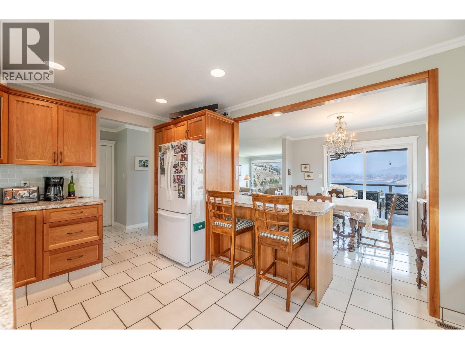 129 Sumac Ridge Drive, Summerland, BC - Indoor Photo Showing Kitchen