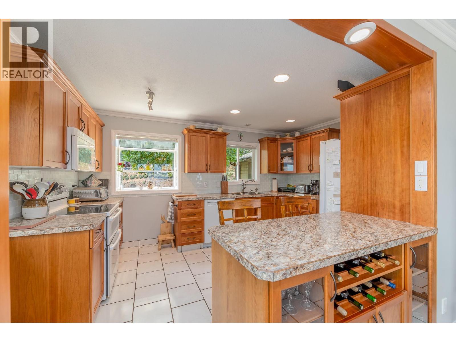 129 Sumac Ridge Drive, Summerland, BC - Indoor Photo Showing Kitchen