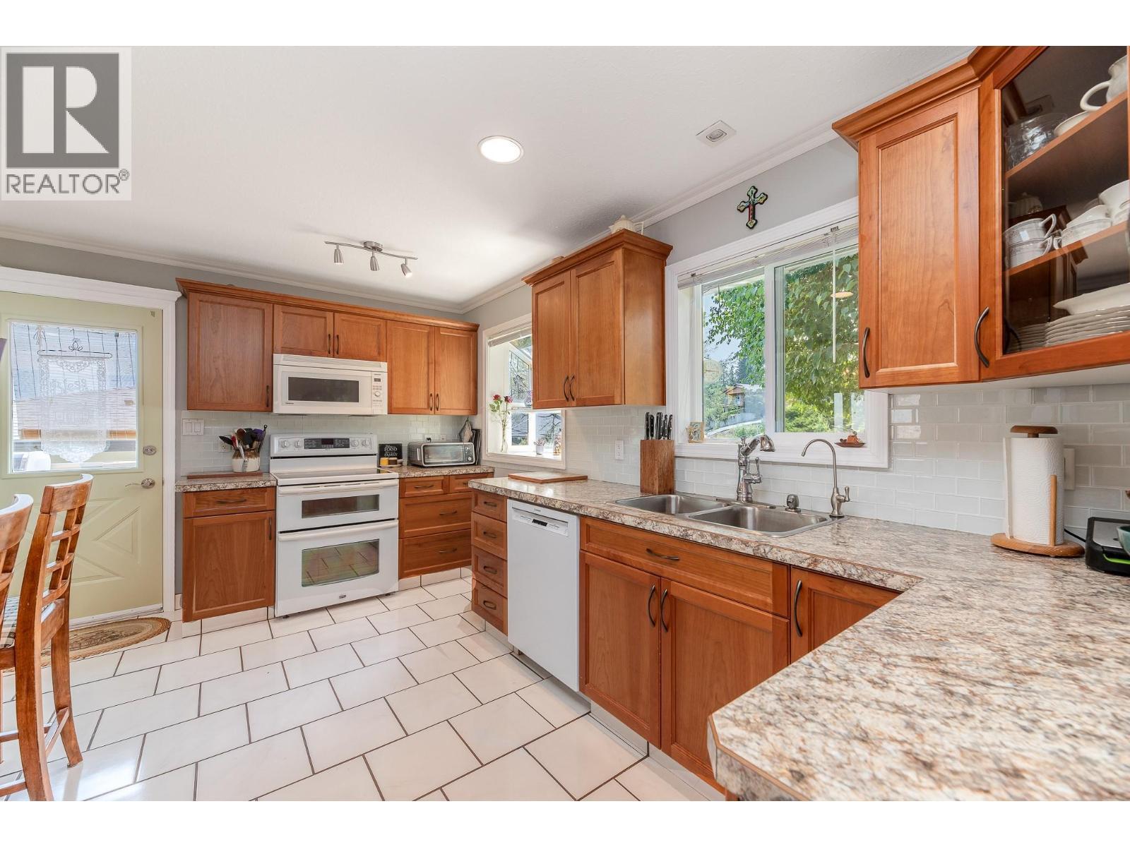 129 Sumac Ridge Drive, Summerland, BC - Indoor Photo Showing Kitchen With Double Sink