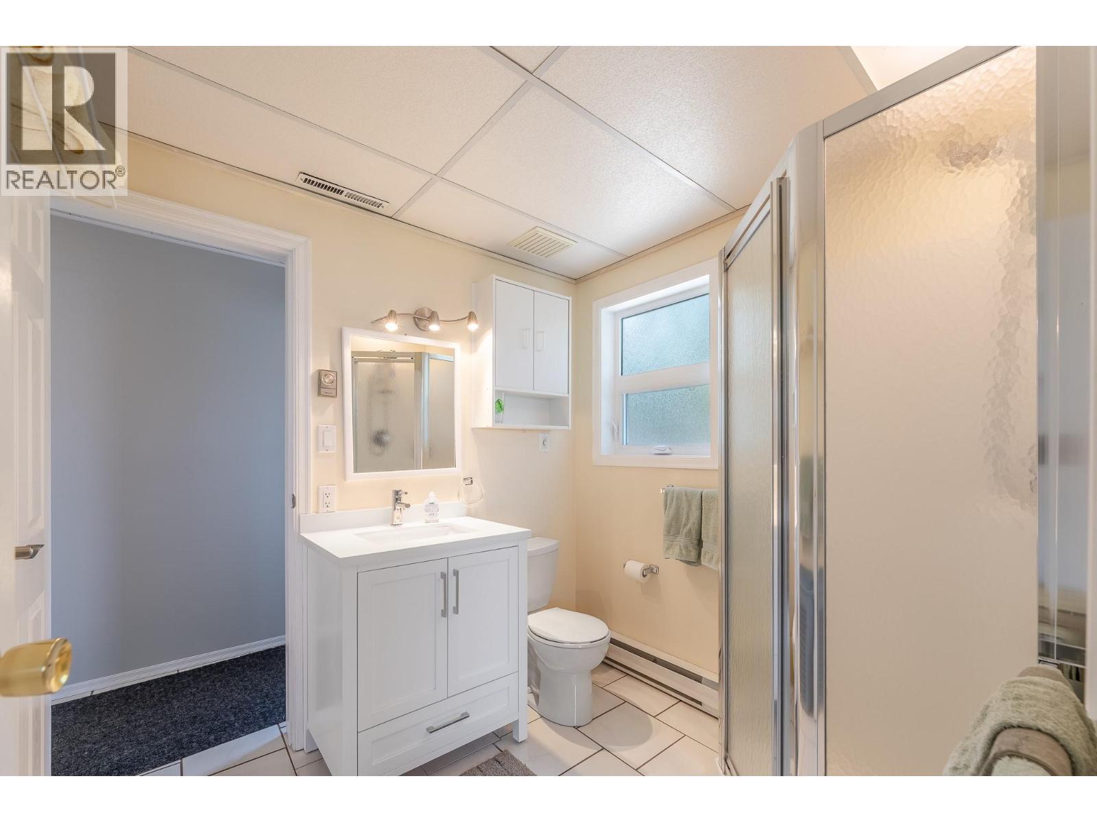 129 Sumac Ridge Drive, Summerland, BC - Indoor Photo Showing Bathroom