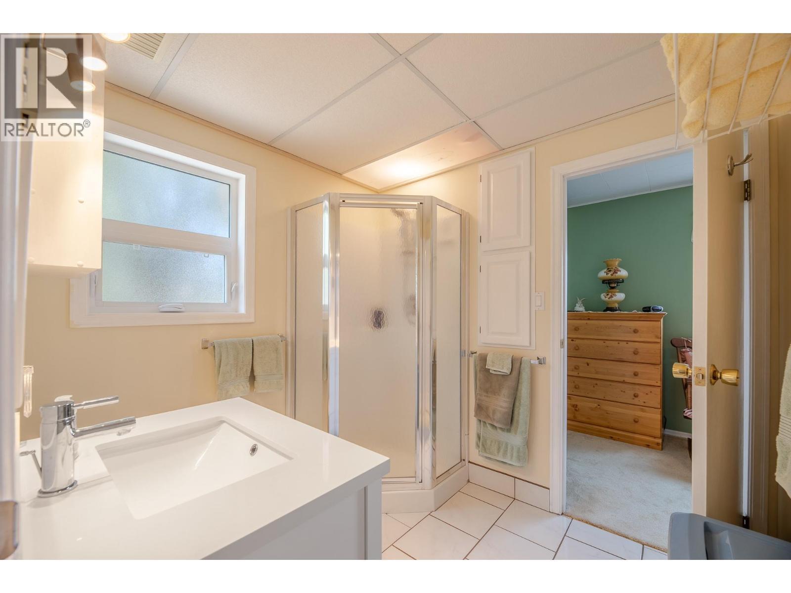 129 Sumac Ridge Drive, Summerland, BC - Indoor Photo Showing Bathroom