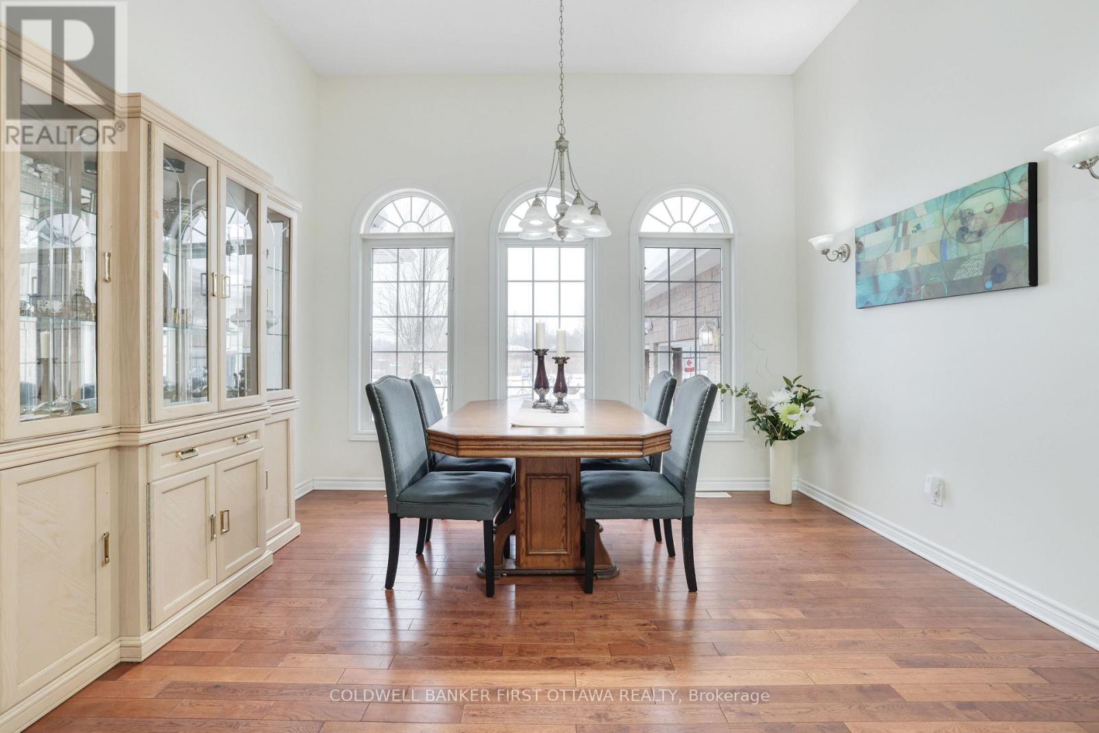 11 Rideau Crossing Crescent, North Grenville, ON - Indoor Photo Showing Dining Room