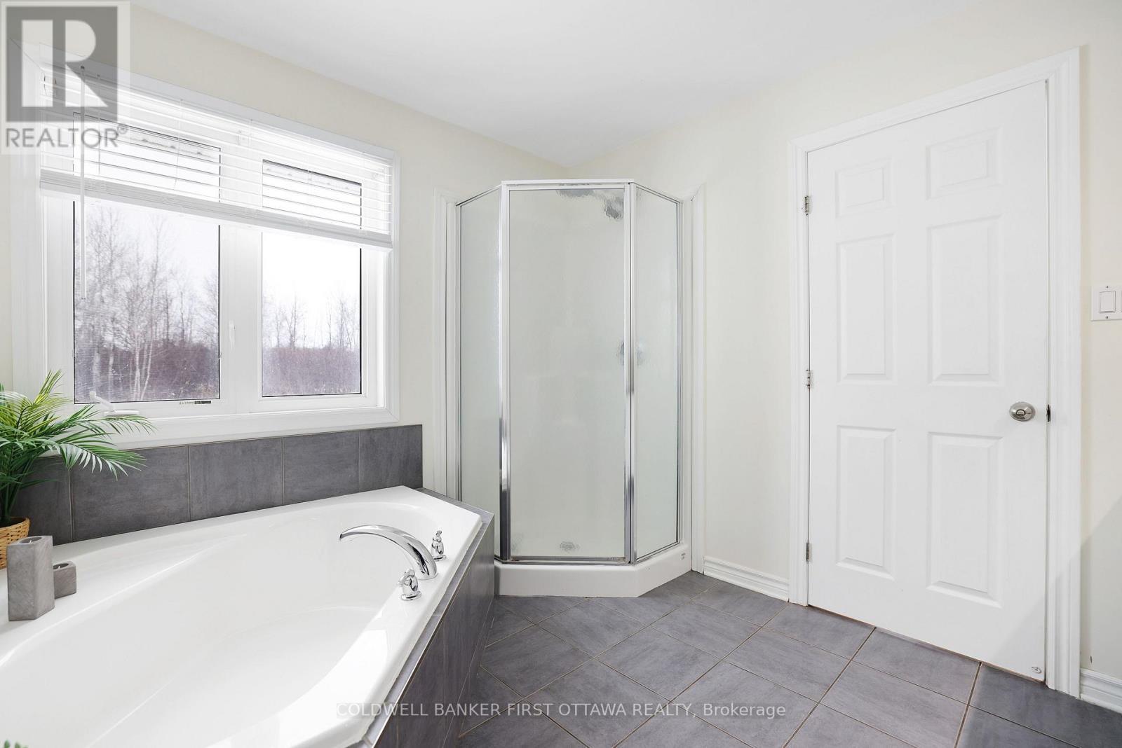 11 Rideau Crossing Crescent, North Grenville, ON - Indoor Photo Showing Bathroom
