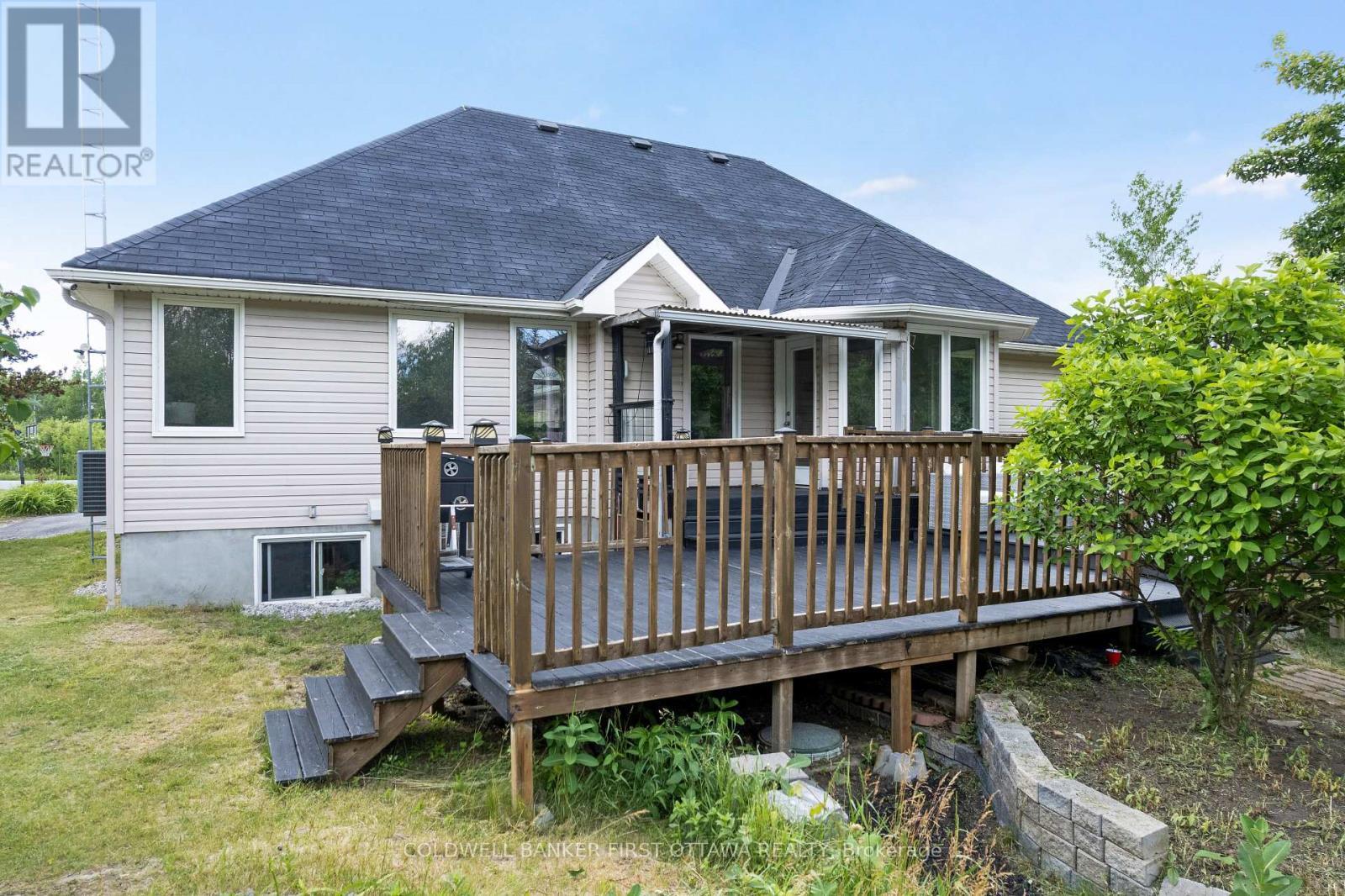 11 Rideau Crossing Crescent, North Grenville, ON - Outdoor With Deck Patio Veranda