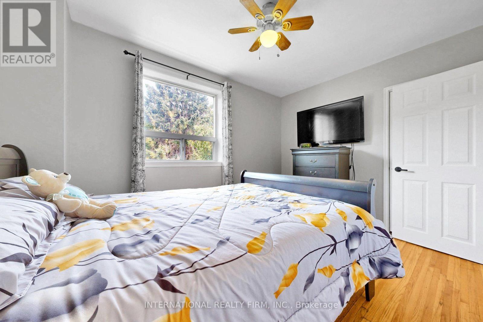 62 Porchester Drive, Toronto, ON - Indoor Photo Showing Bedroom