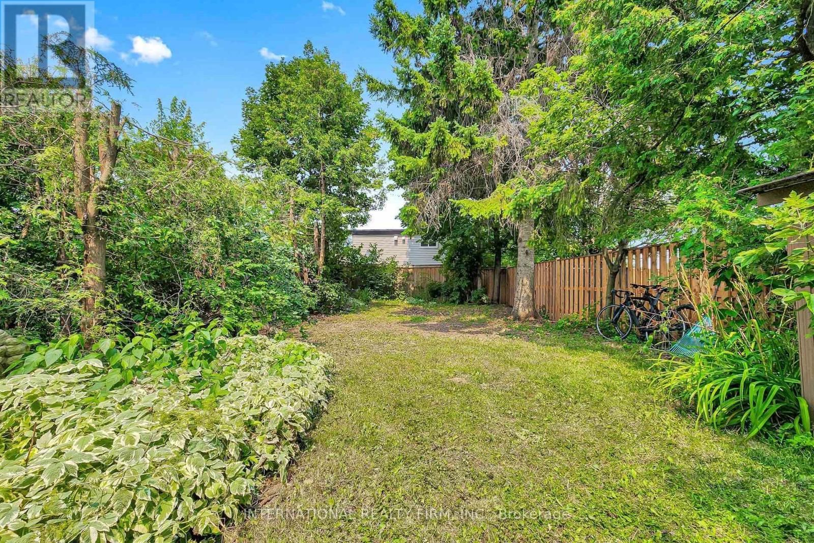 62 Porchester Drive, Toronto, ON - Outdoor