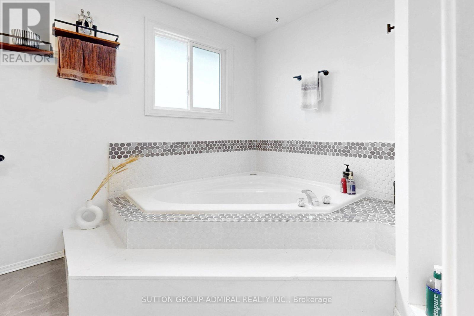 879 Peggoty Circle, Oshawa, ON - Indoor Photo Showing Bathroom