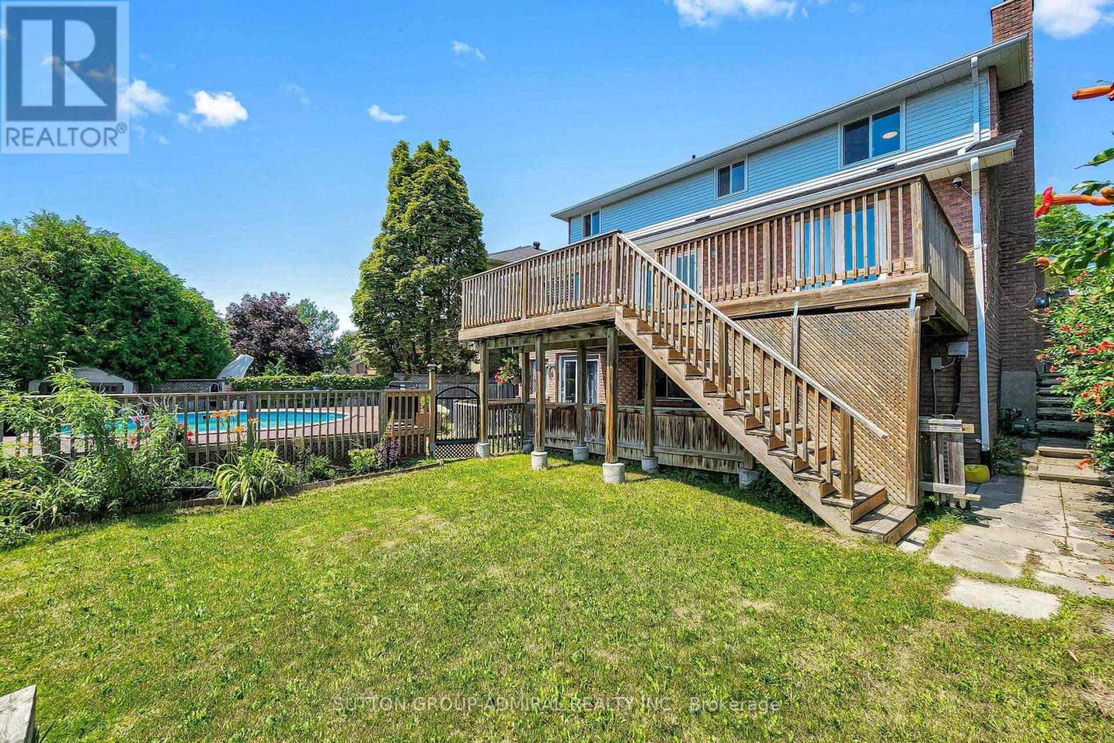 879 Peggoty Circle, Oshawa, ON - Outdoor