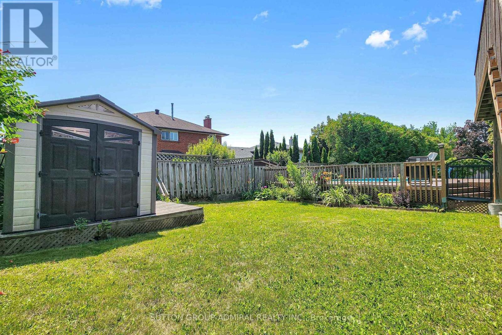 879 Peggoty Circle, Oshawa, ON - Outdoor