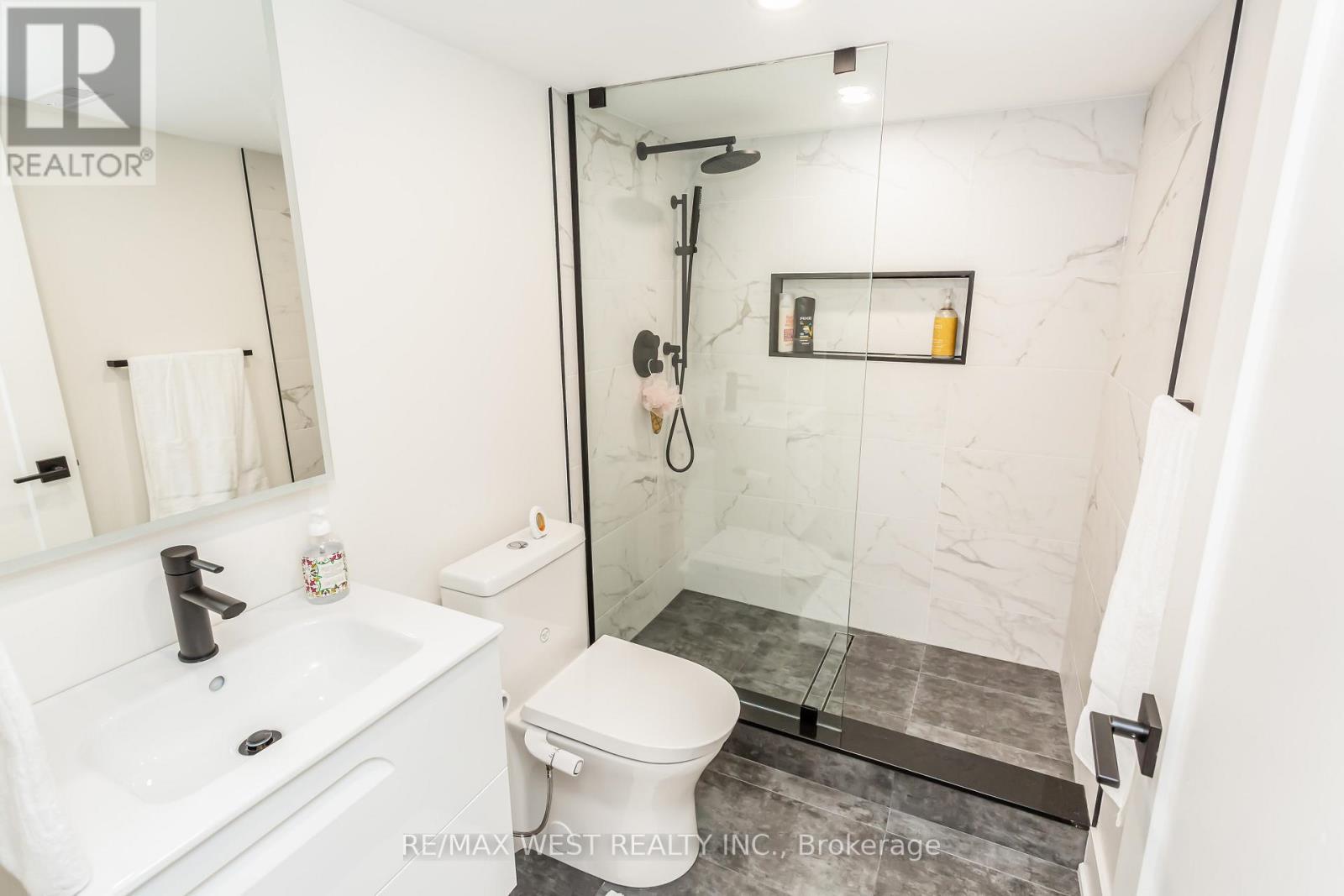 3437 Park Heights Way, Mississauga, ON - Indoor Photo Showing Bathroom