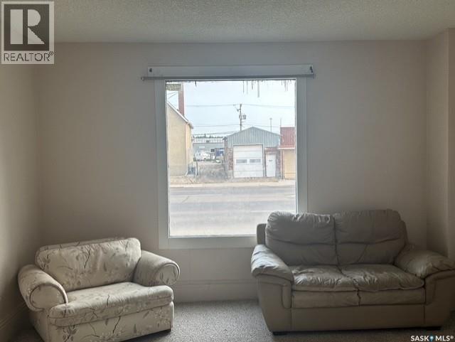 310 High Street W, Moose Jaw, SK - Indoor Photo Showing Living Room