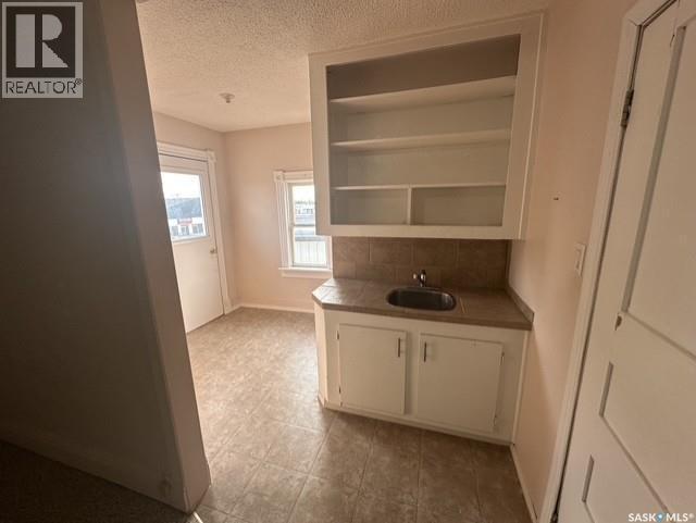 310 High Street W, Moose Jaw, SK - Indoor Photo Showing Other Room