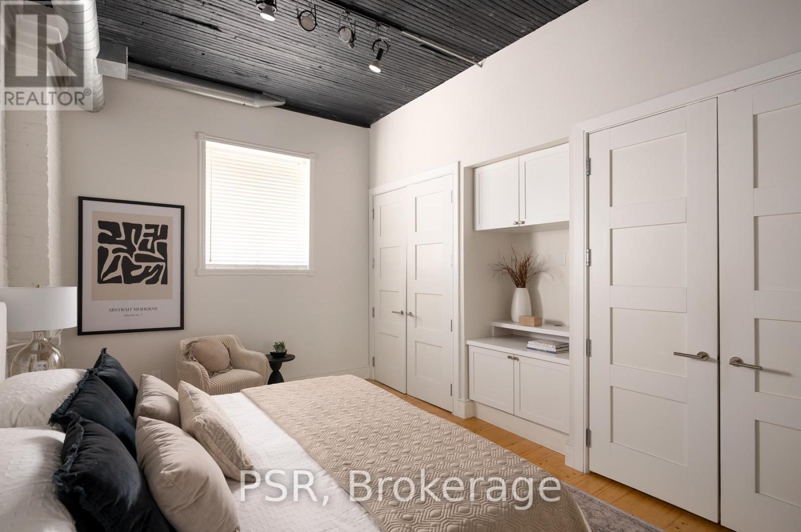8 - 20 Brockton Avenue, Toronto, ON - Indoor Photo Showing Bedroom